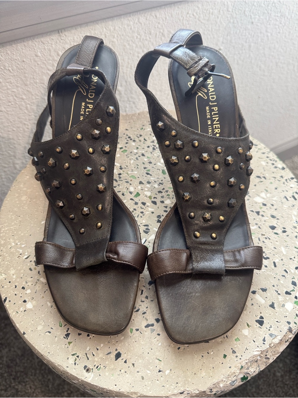 🫒 Vintage (2004) Donald J. Pliner - Nekita Olive Studded Leather Slingback Heels